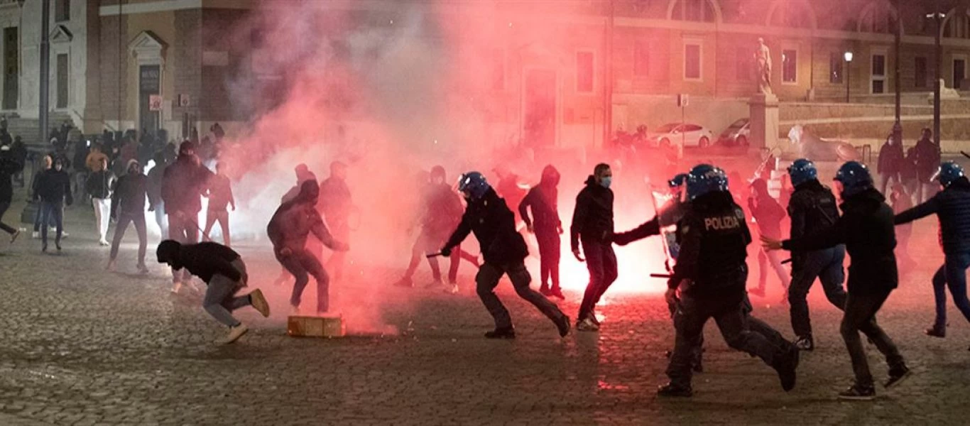 Οι Ιταλοί λένε «όχι» στους περιορισμούς «κατά του κορωνοϊού» : Διαδηλώσεις για τις απαγορεύσεις της κυβέρνησης (βίντεο)
